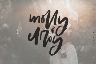 Molly Elroy: A Bold Script Font for Modern Branding